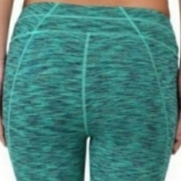Lucy Hatha Capri Leggings in Spacedye Green - Picture 4 of 5